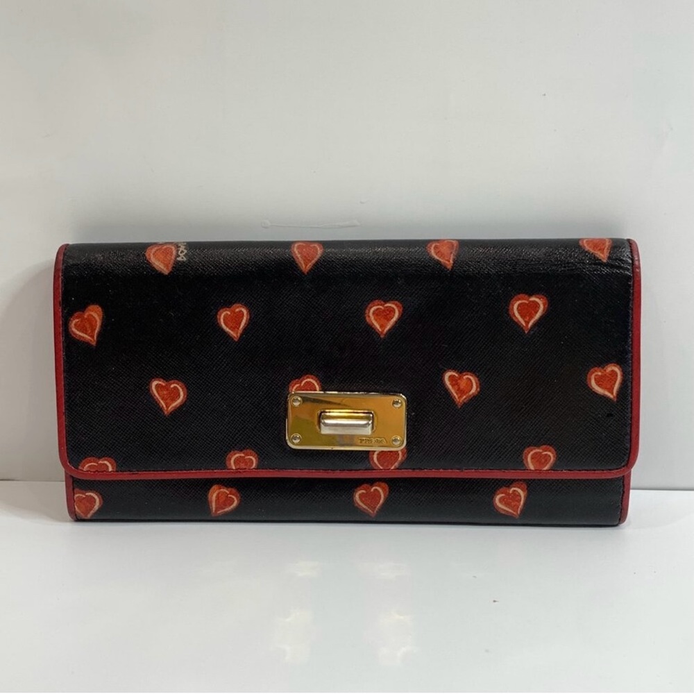 ❤️❤️PRADA Y2K Heart Wallet Authentic